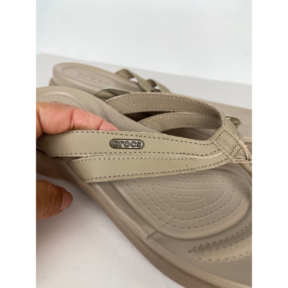 Crocs Dual Comfort Capri V Women's Flip Flop Size 11 Cream Thong Faux Leather - Picture 9 of 11